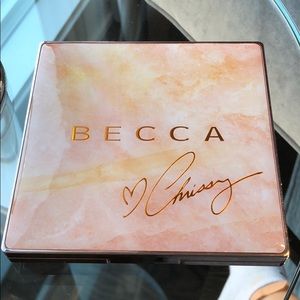 BECCA X Chrissy Teigen Glow Face Palette